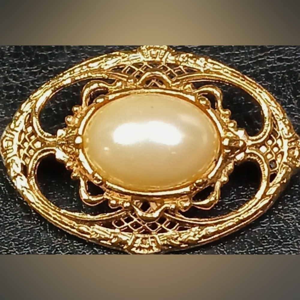 1928 Brand Vintage Art Deco Inspired Gold Tone Scrolled Faux Pearl Brooch